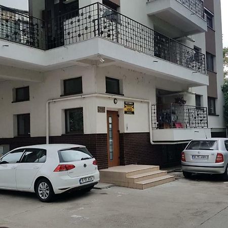 Tina Apartament 2 Крайова Екстериор снимка