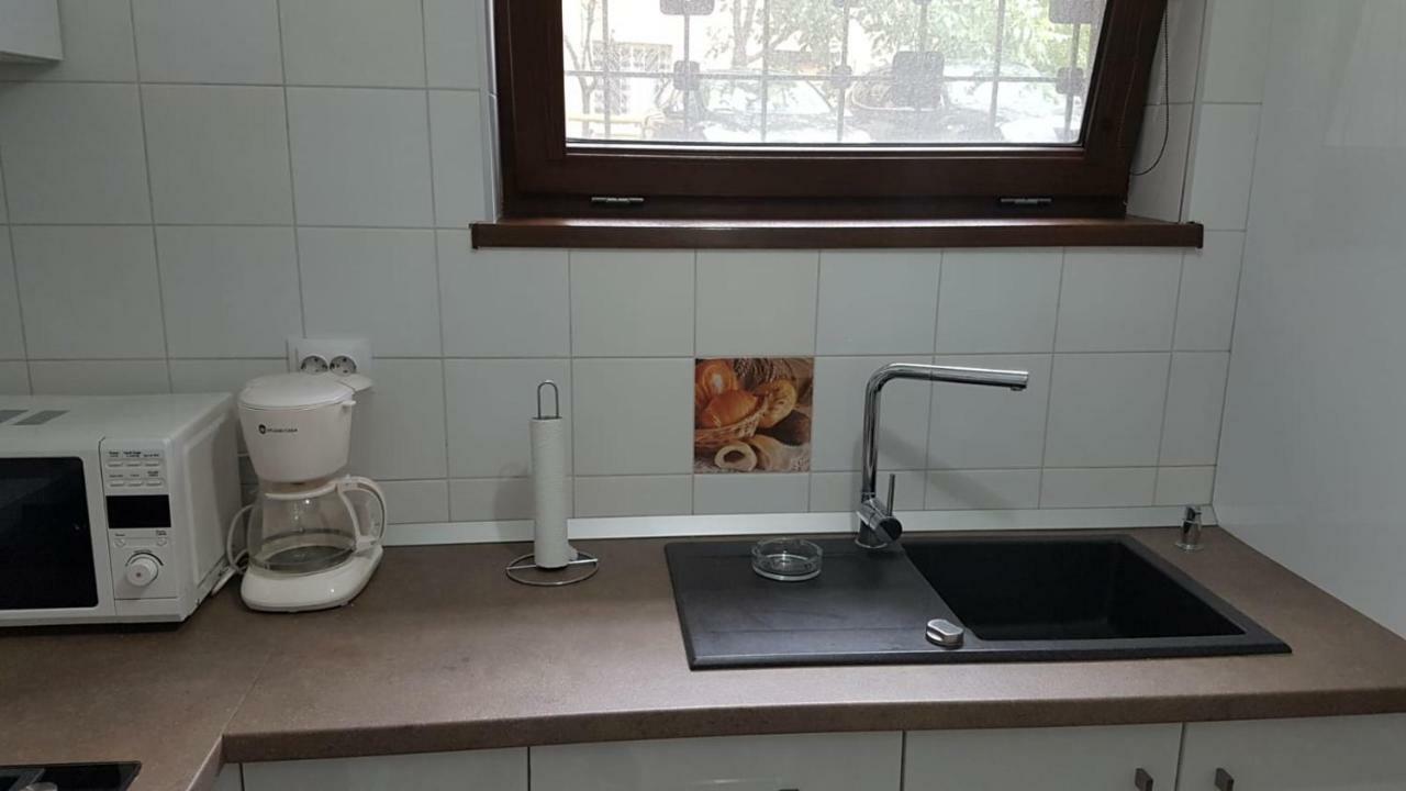 Tina Apartament 2 Крайова Екстериор снимка