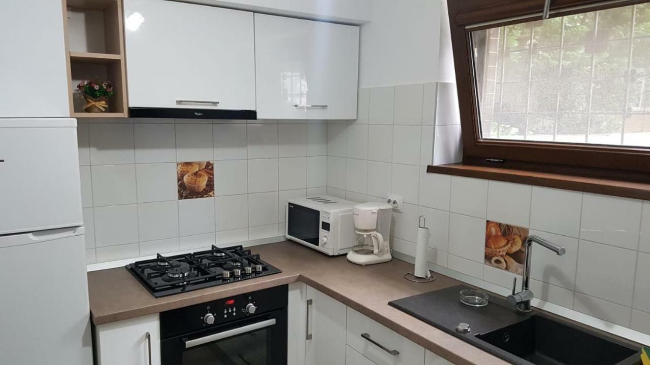 Tina Apartament 2 Крайова Екстериор снимка